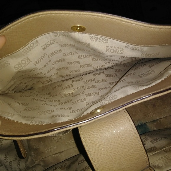 Michael Kors Purse - Picture 6 of 8